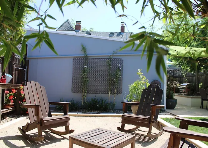 Garden Oasis Bungalow In East Sacramento